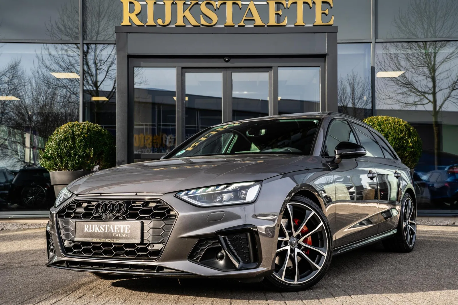 Audi A4 (2019) — foto 1