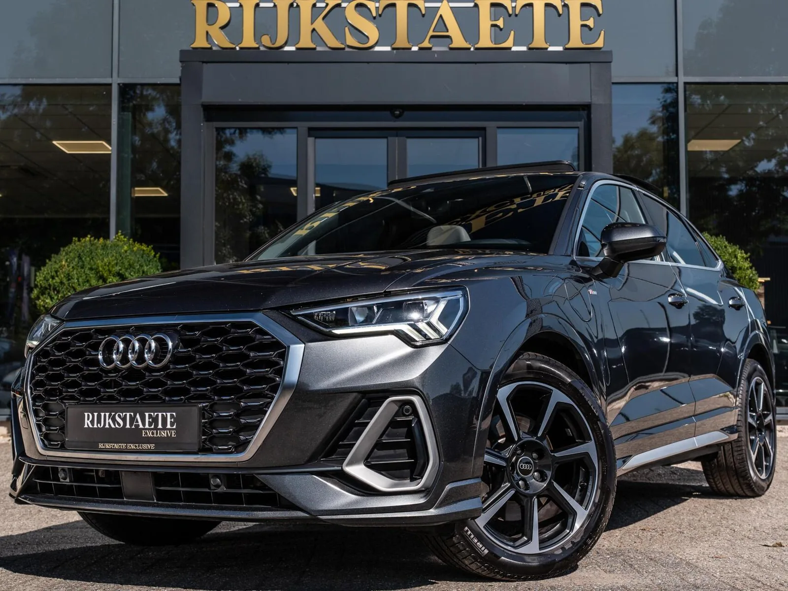 Audi Q3 (2021) — foto 1