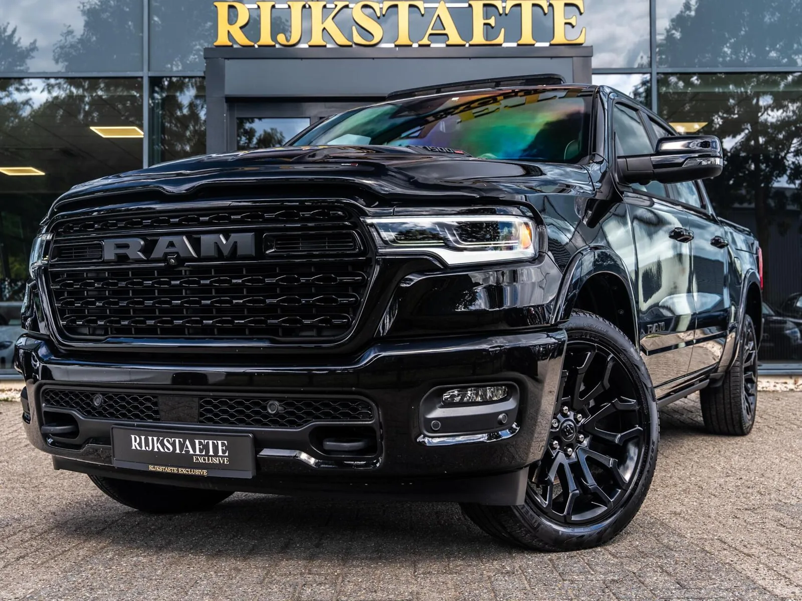 Dodge Ram (2024) — foto 1