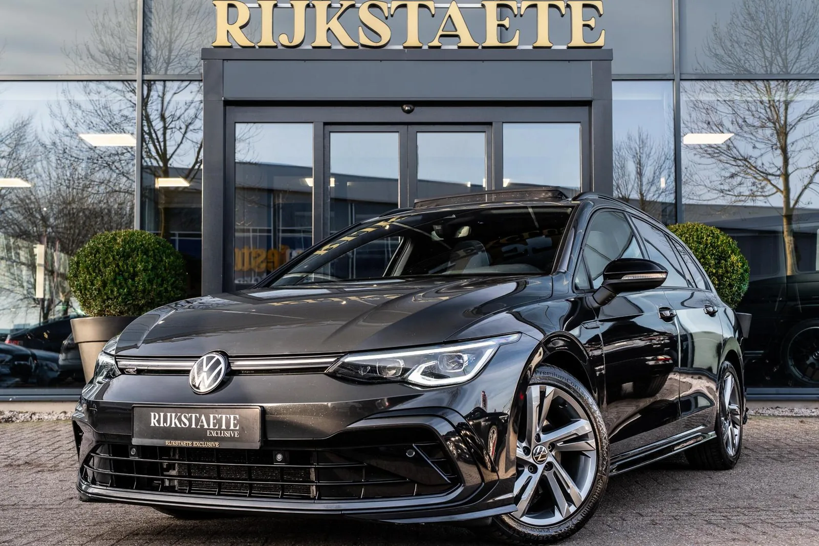 Volkswagen Golf (2022) — foto 1