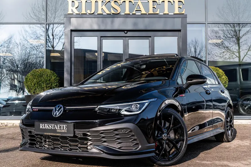 Volkswagen Golf (2024)