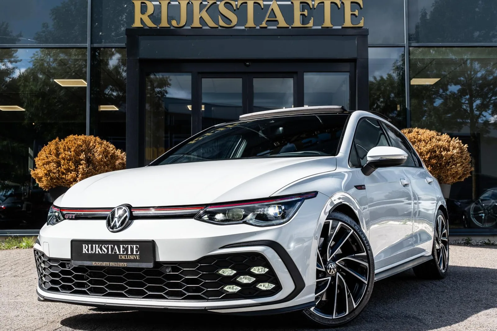 Volkswagen Golf (2021) — foto 1