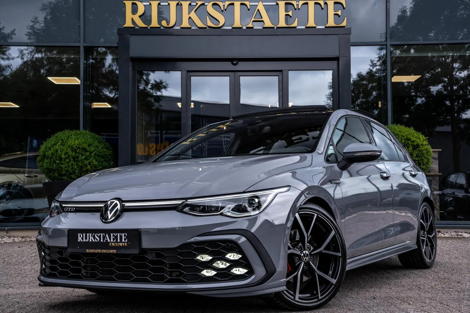 Volkswagen Golf (2021) — foto 1