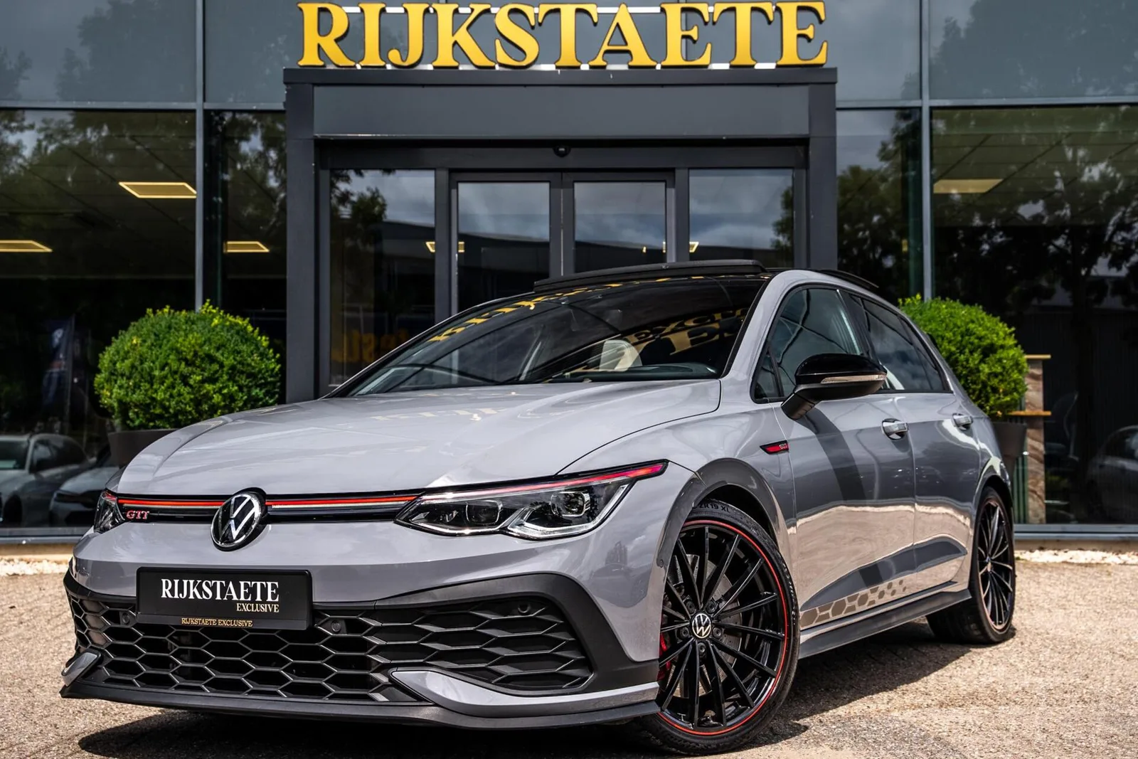 Volkswagen Golf (2022) — foto 1