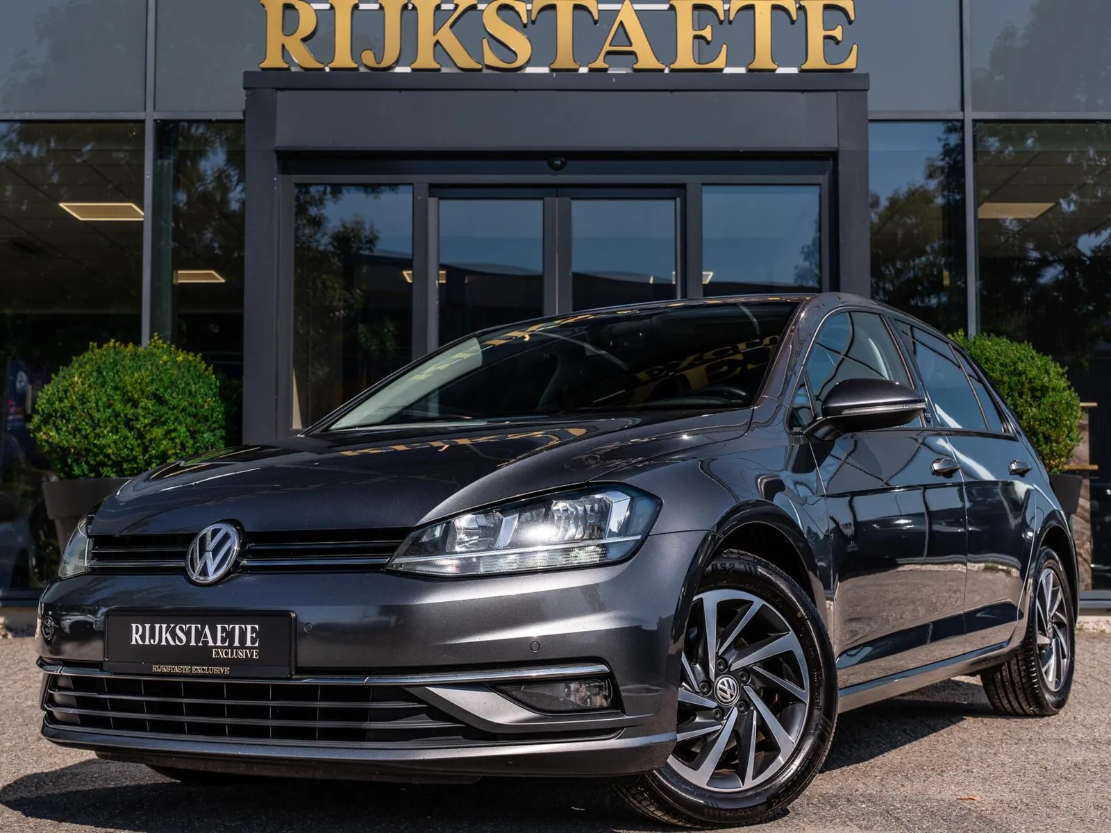 Volkswagen Golf (2018) — foto 1