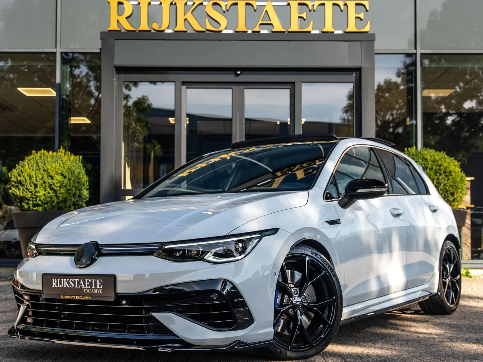 Volkswagen Golf (2021) — foto 1