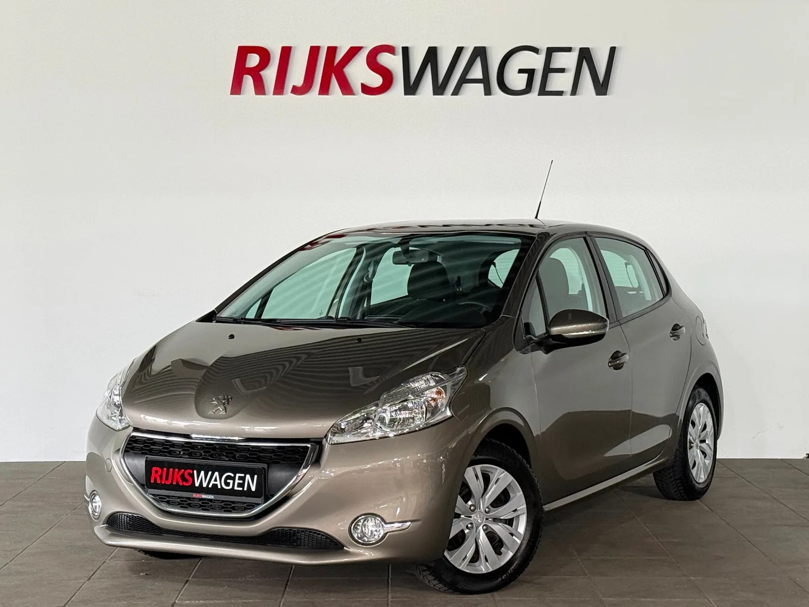 Peugeot 208 (2014) — foto 1