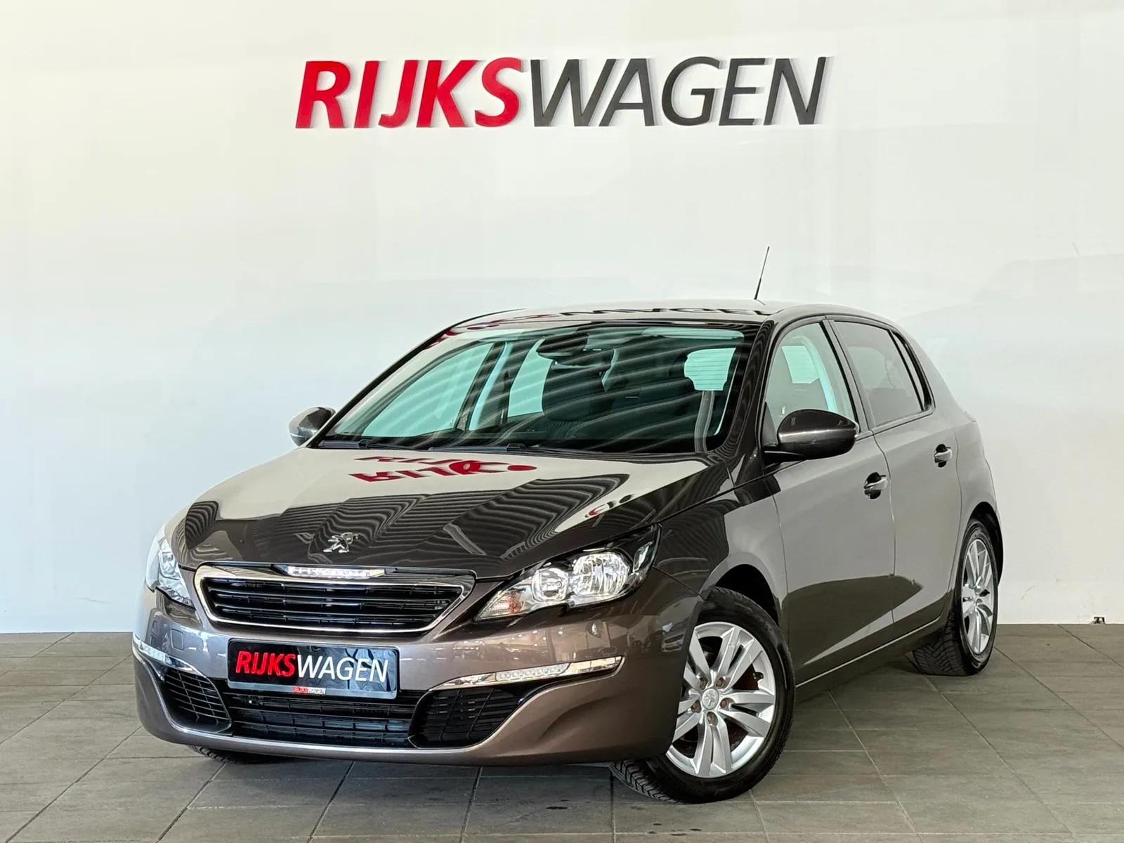 Peugeot 308 (2014) — foto 1