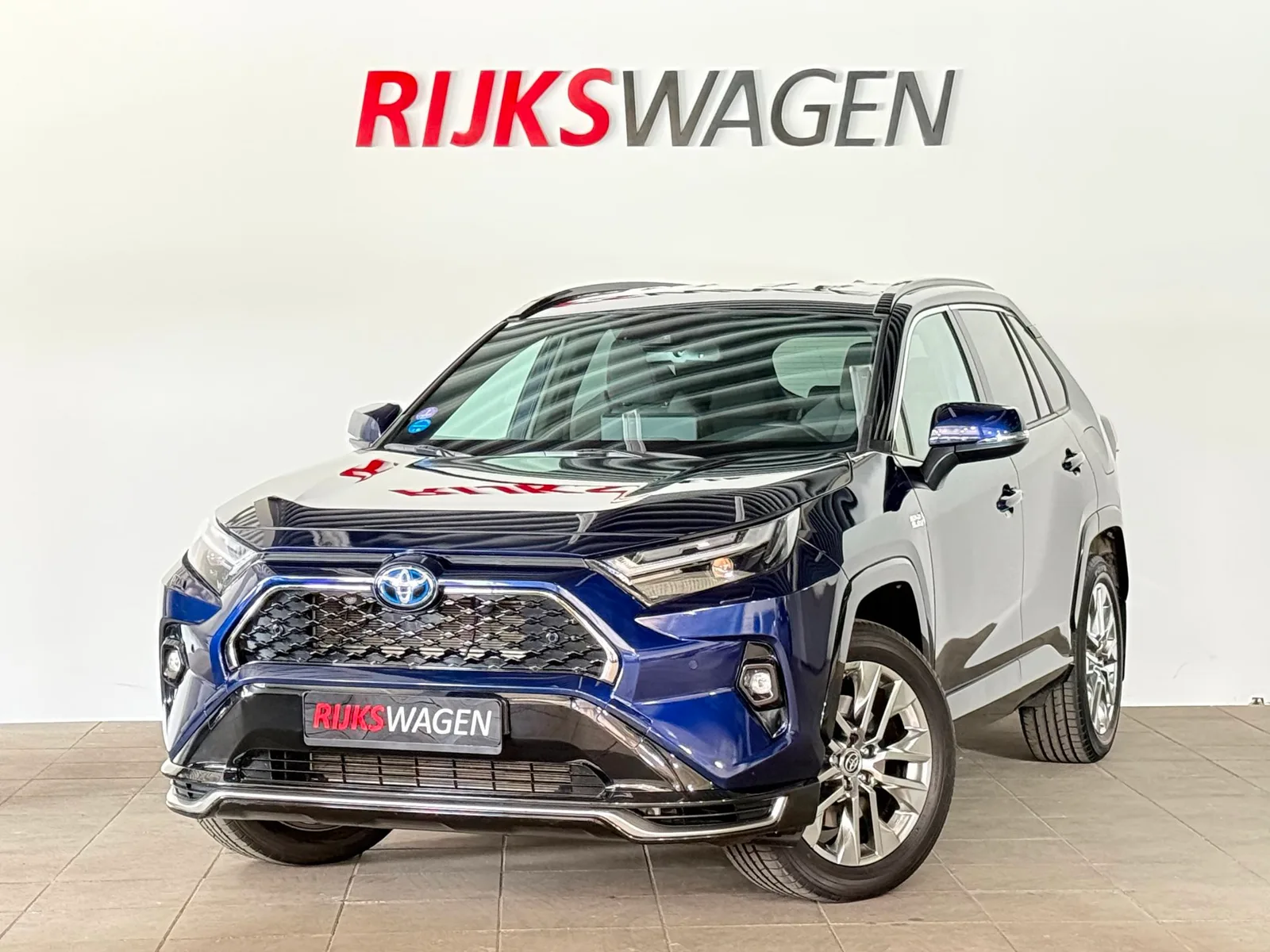 Toyota RAV4 (2024) — foto 1