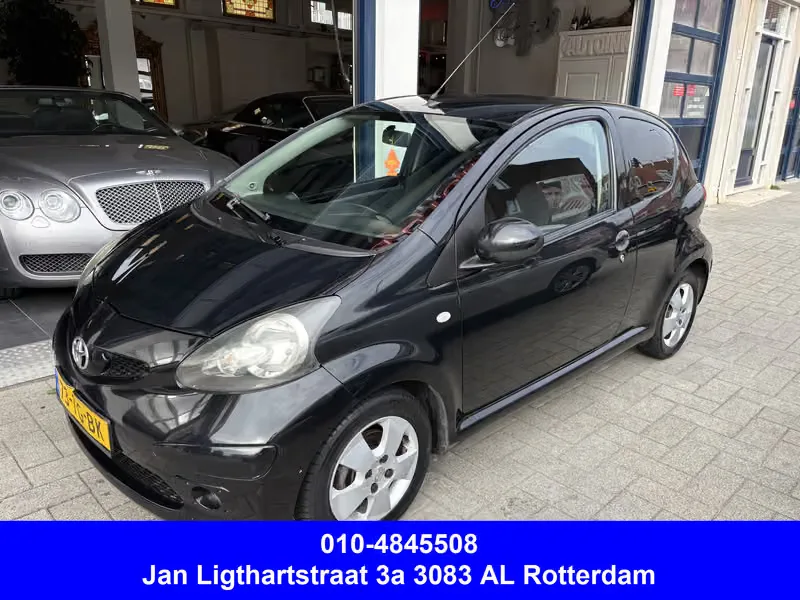 Toyota Aygo (2006) — foto 1