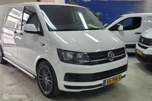 Volkswagen Transporter (2016) — foto 1