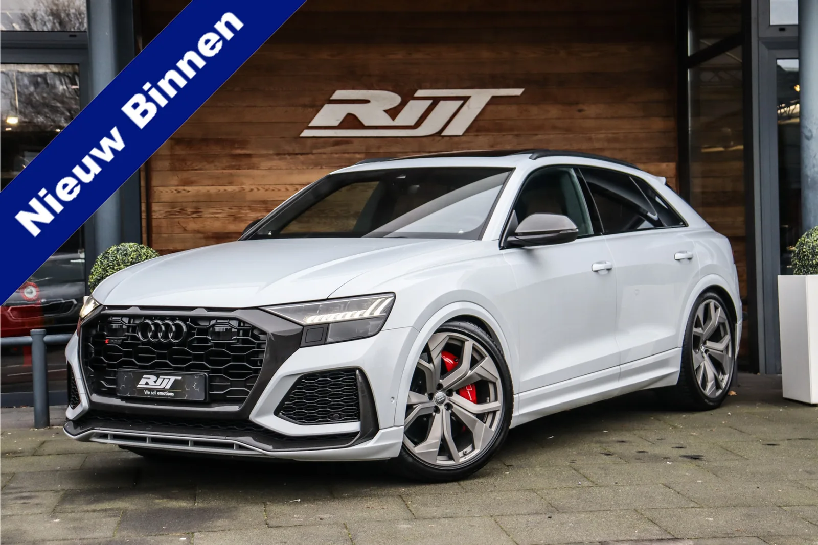 Audi RS Q8 (2021) — foto 1