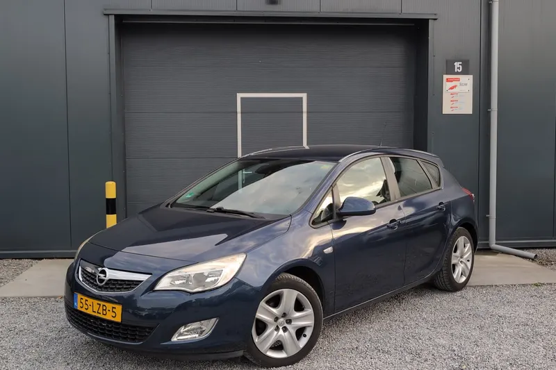 Opel Astra (2010)