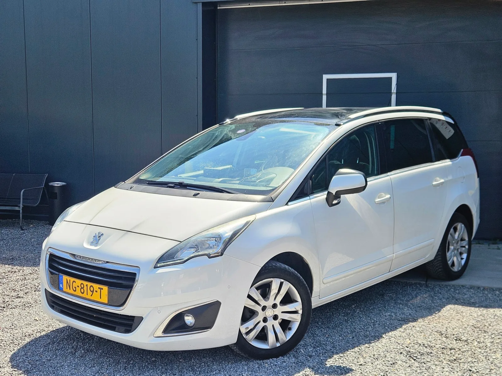 Peugeot 5008 (2015) — foto 1