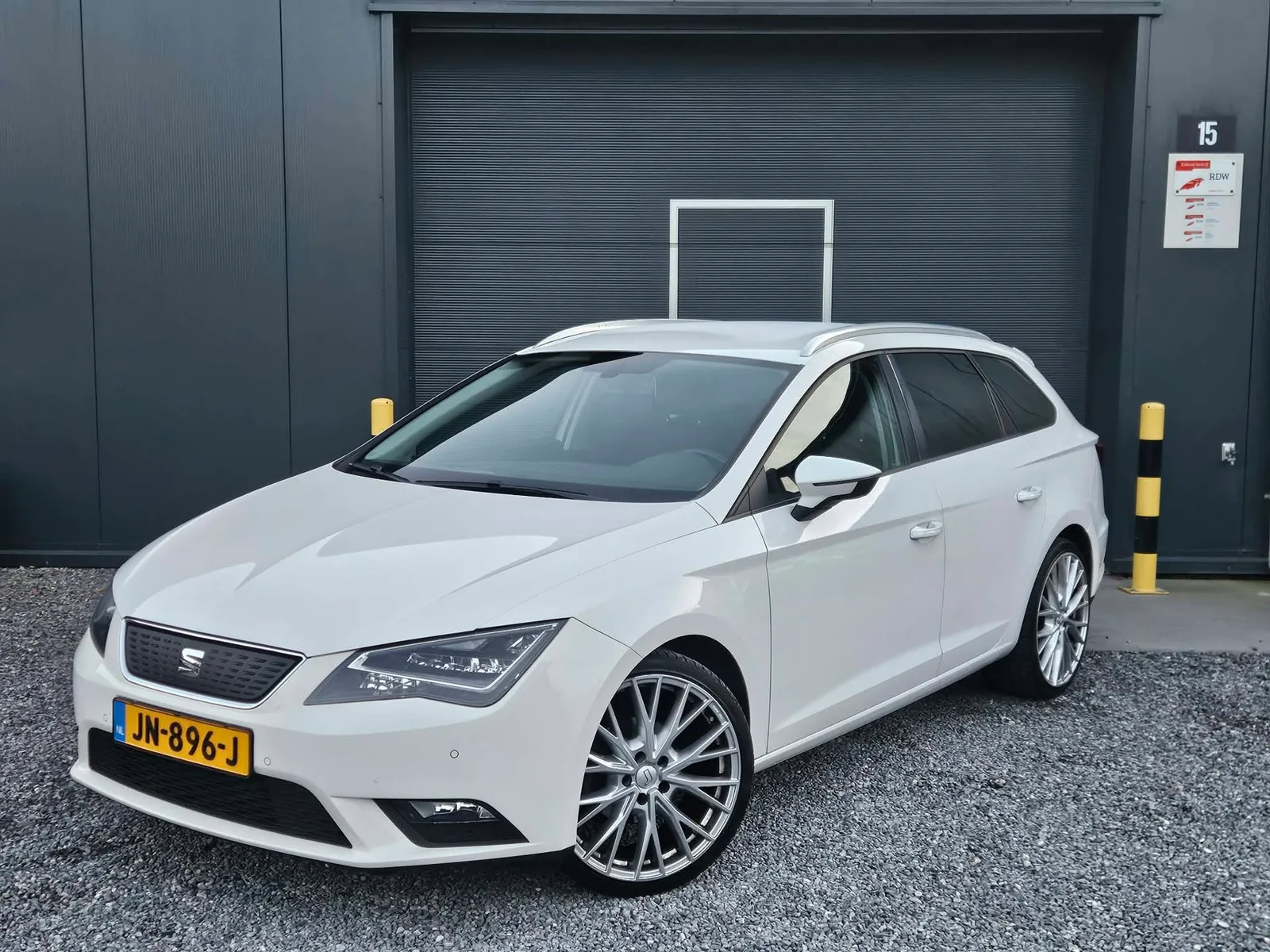 SEAT Leon (2017) — foto 1