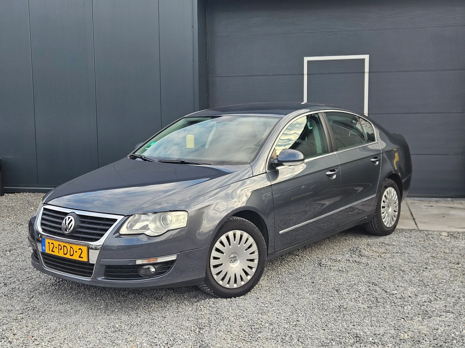 Volkswagen Passat (2011) — foto 1