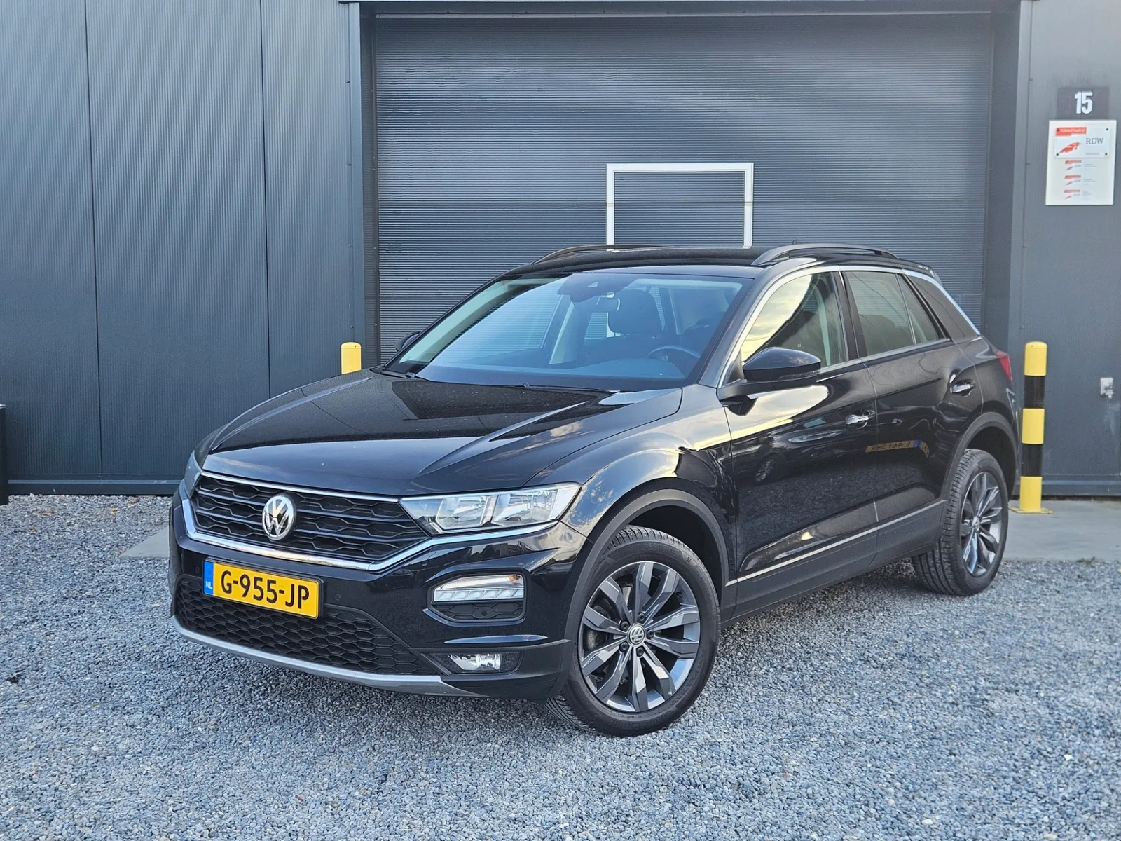 Volkswagen T-Roc (2019) — foto 1