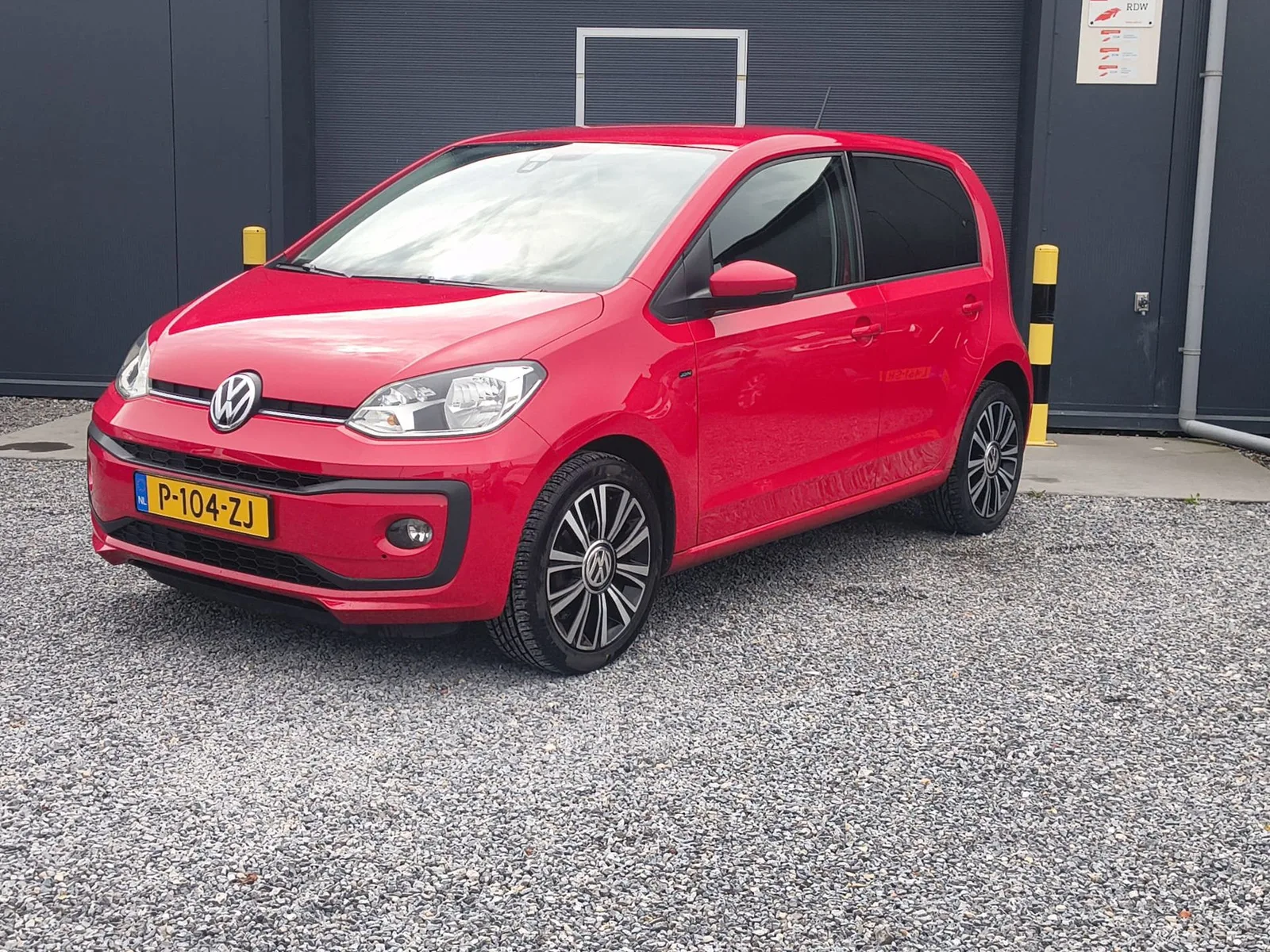 Volkswagen Up! (2018) — foto 1