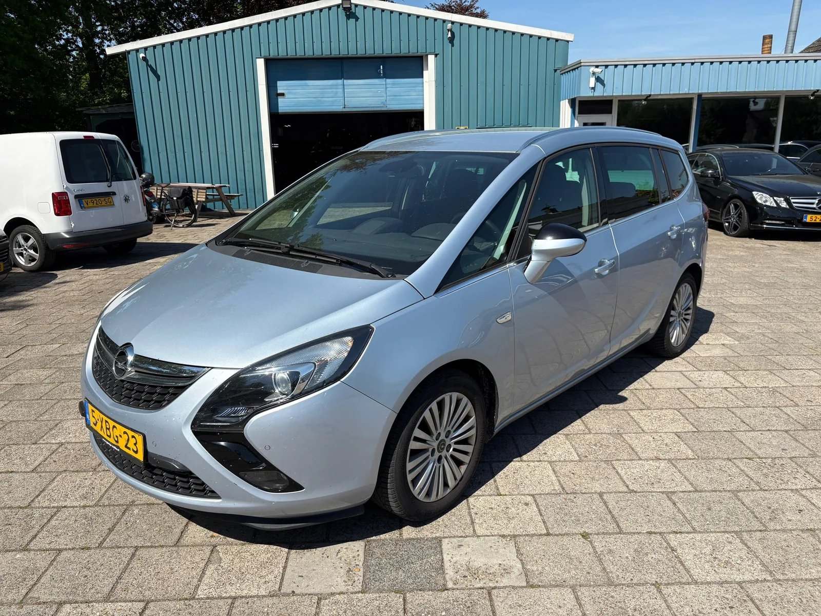 Opel Zafira Tourer (2014) — foto 1