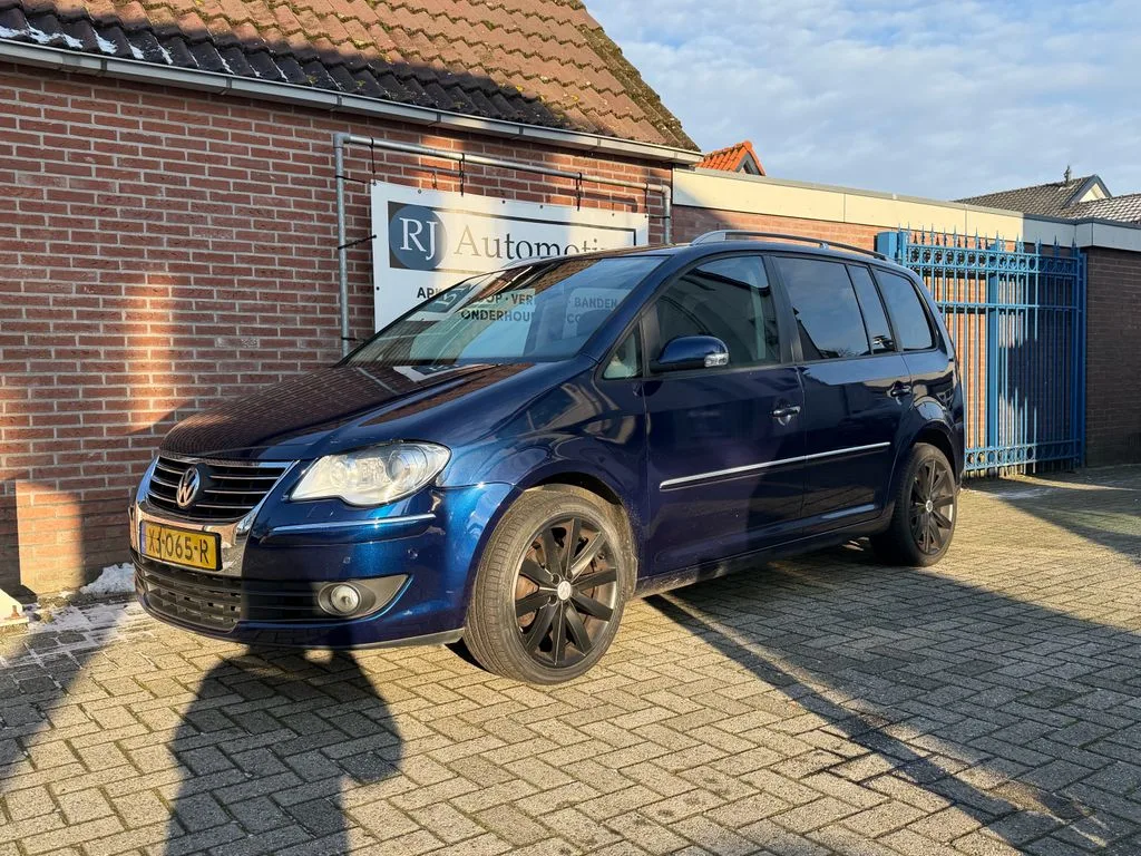 Volkswagen Touran (2019) — foto 1