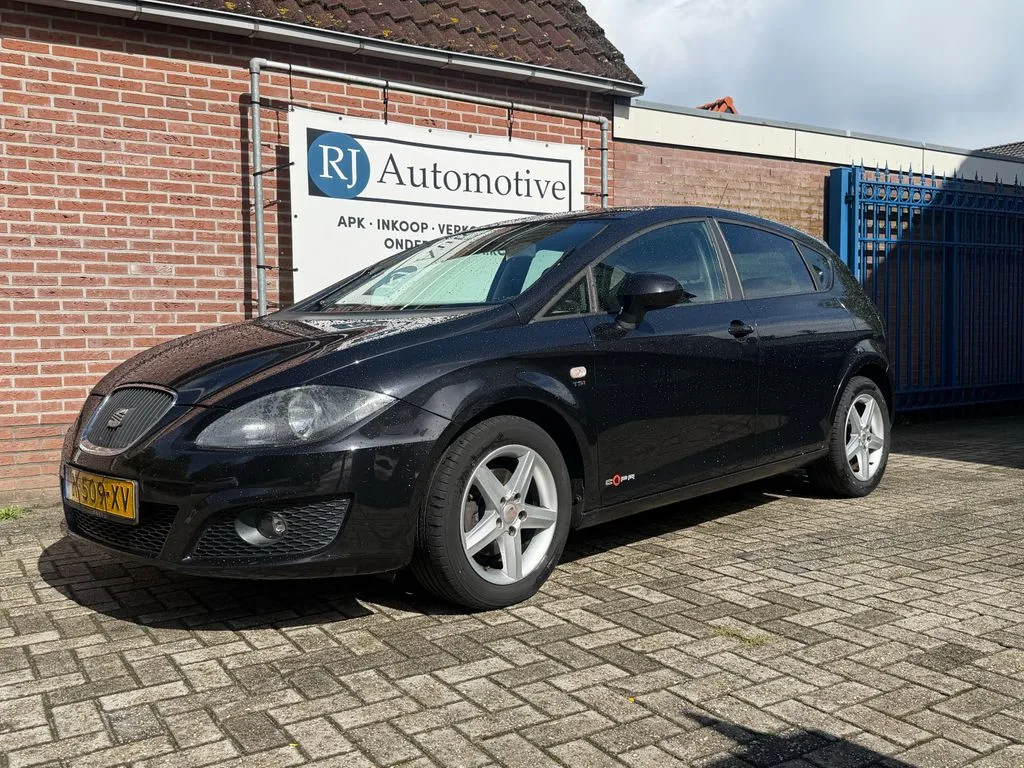 SEAT Leon (2011) — foto 1