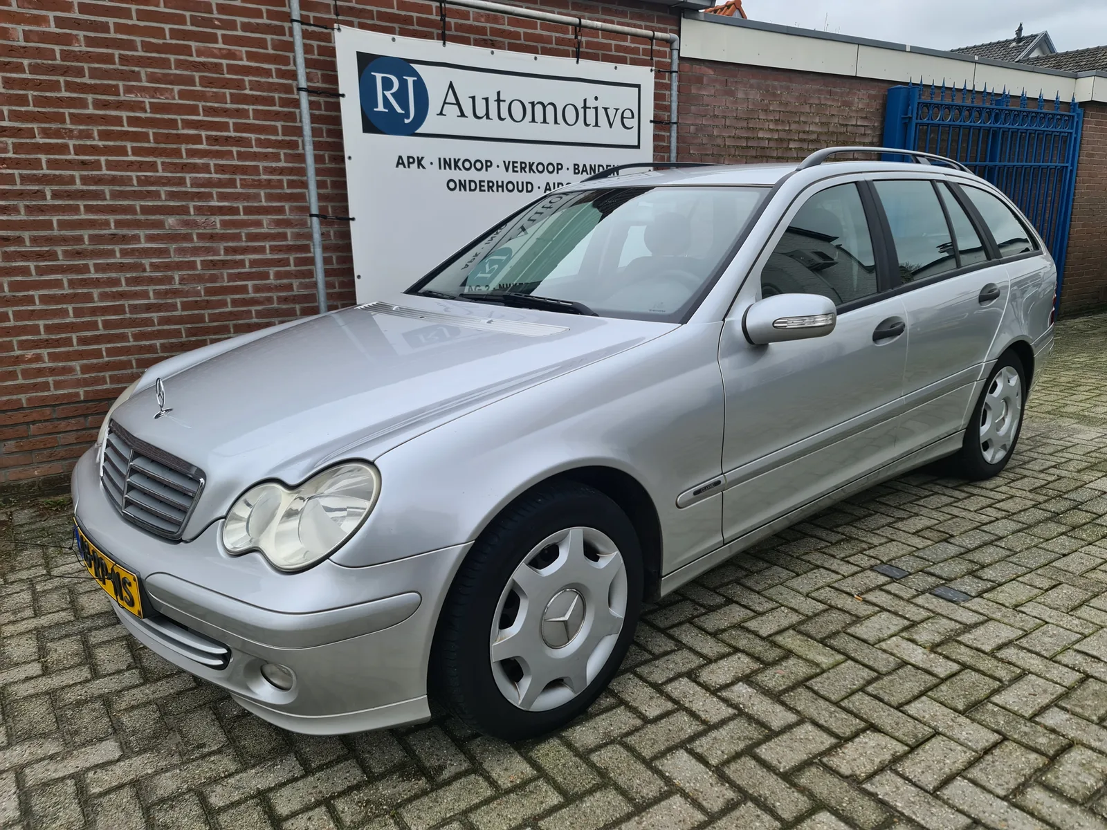 Mercedes-Benz C-Klasse (2005) — foto 1