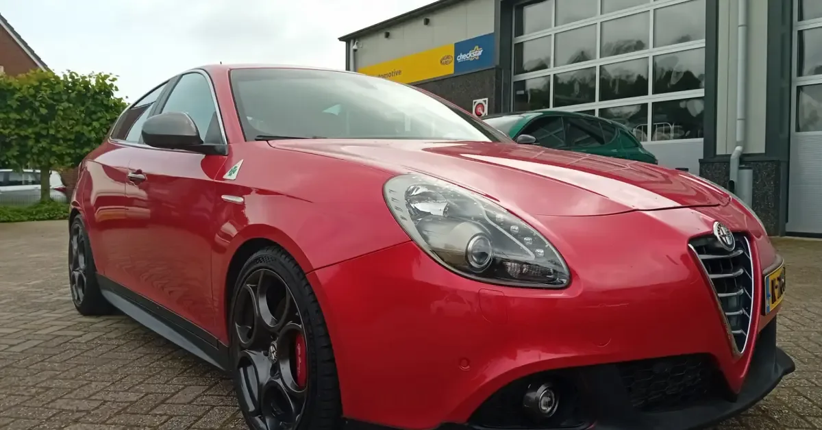Alfa Romeo Giulietta (2016) — foto 1
