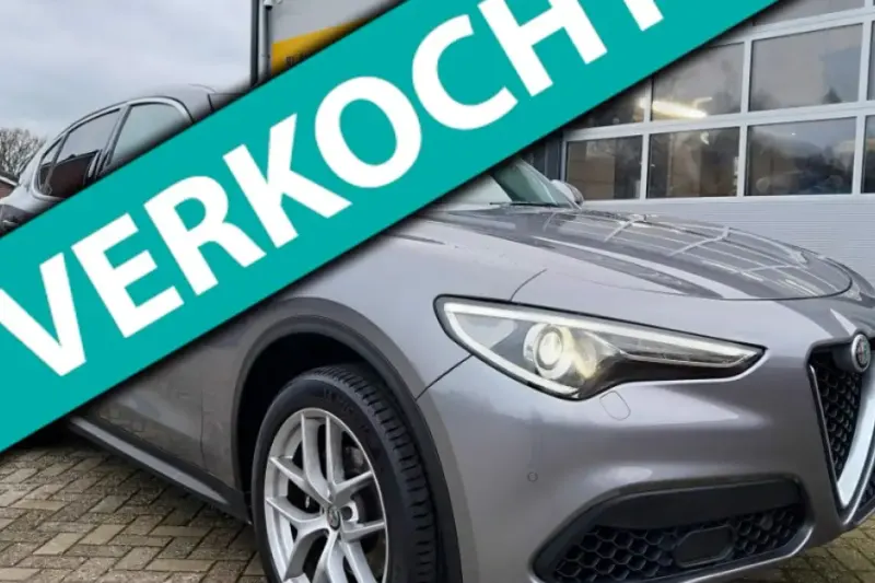 Alfa Romeo Stelvio (2017)