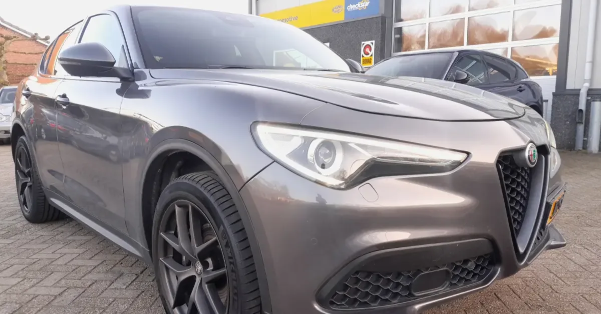 Alfa Romeo Stelvio (2019) — foto 1