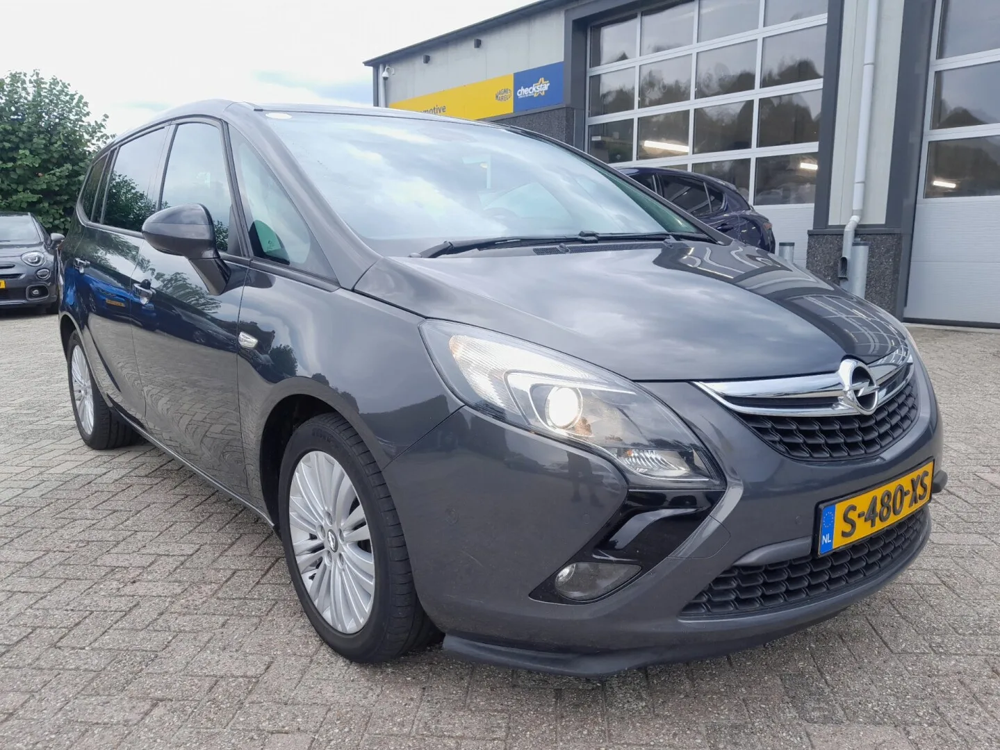 Opel Zafira (2016) — foto 1