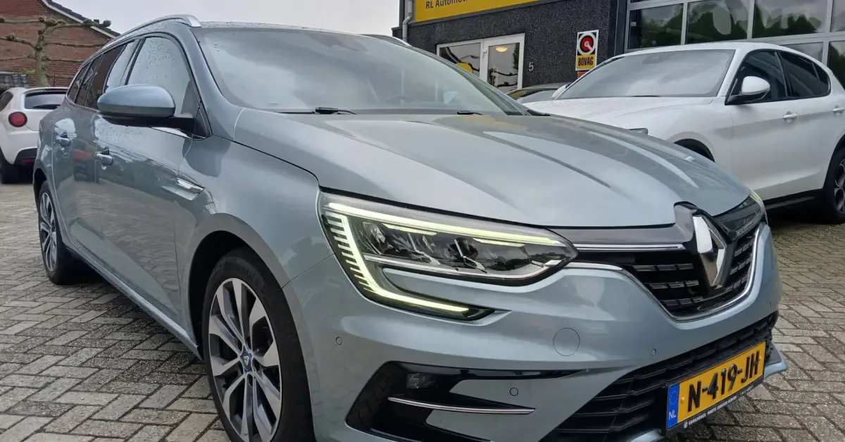 Renault Mégane (2021) — foto 1