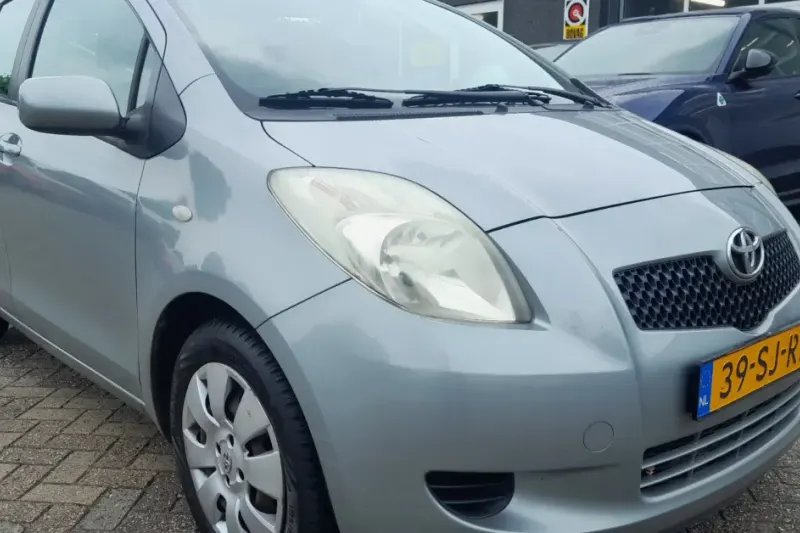 Toyota Yaris (2006)