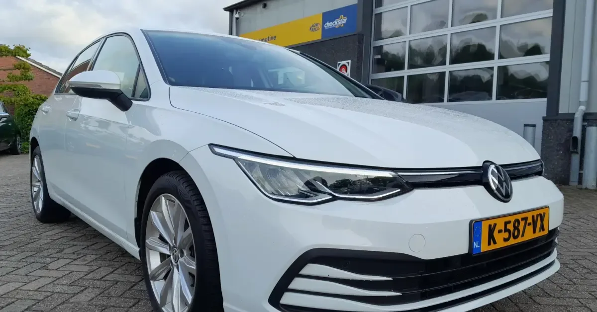 Volkswagen Golf (2021) — foto 1