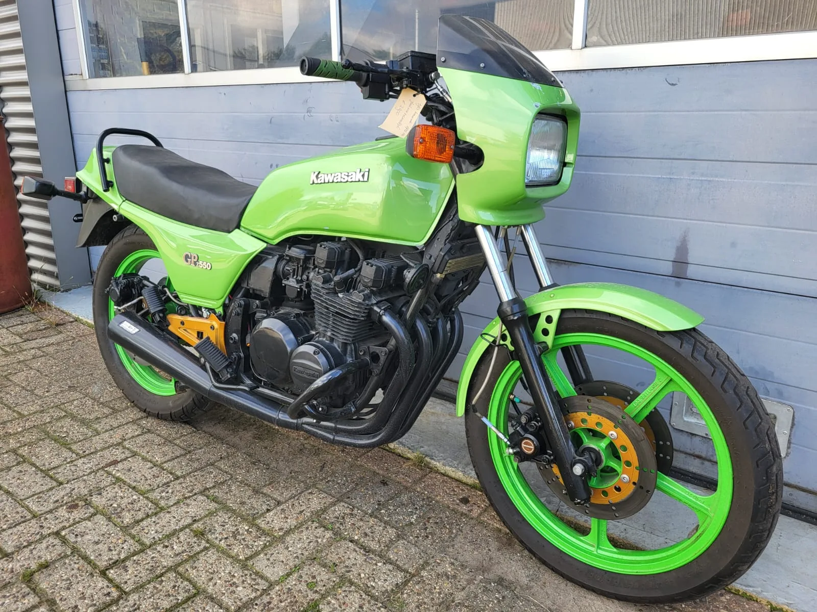 Kawasaki GPZ 550 (1982) — foto 1