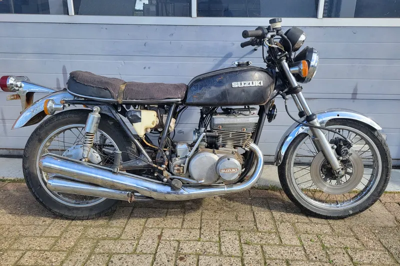 Suzuki GT 550 (1973)