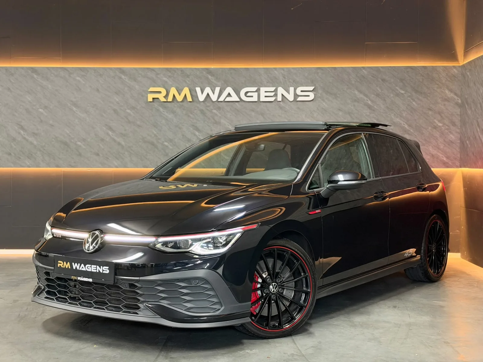 Volkswagen Golf (2022) — foto 1