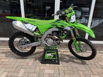Kawasaki KX 250 (2025) — foto 1