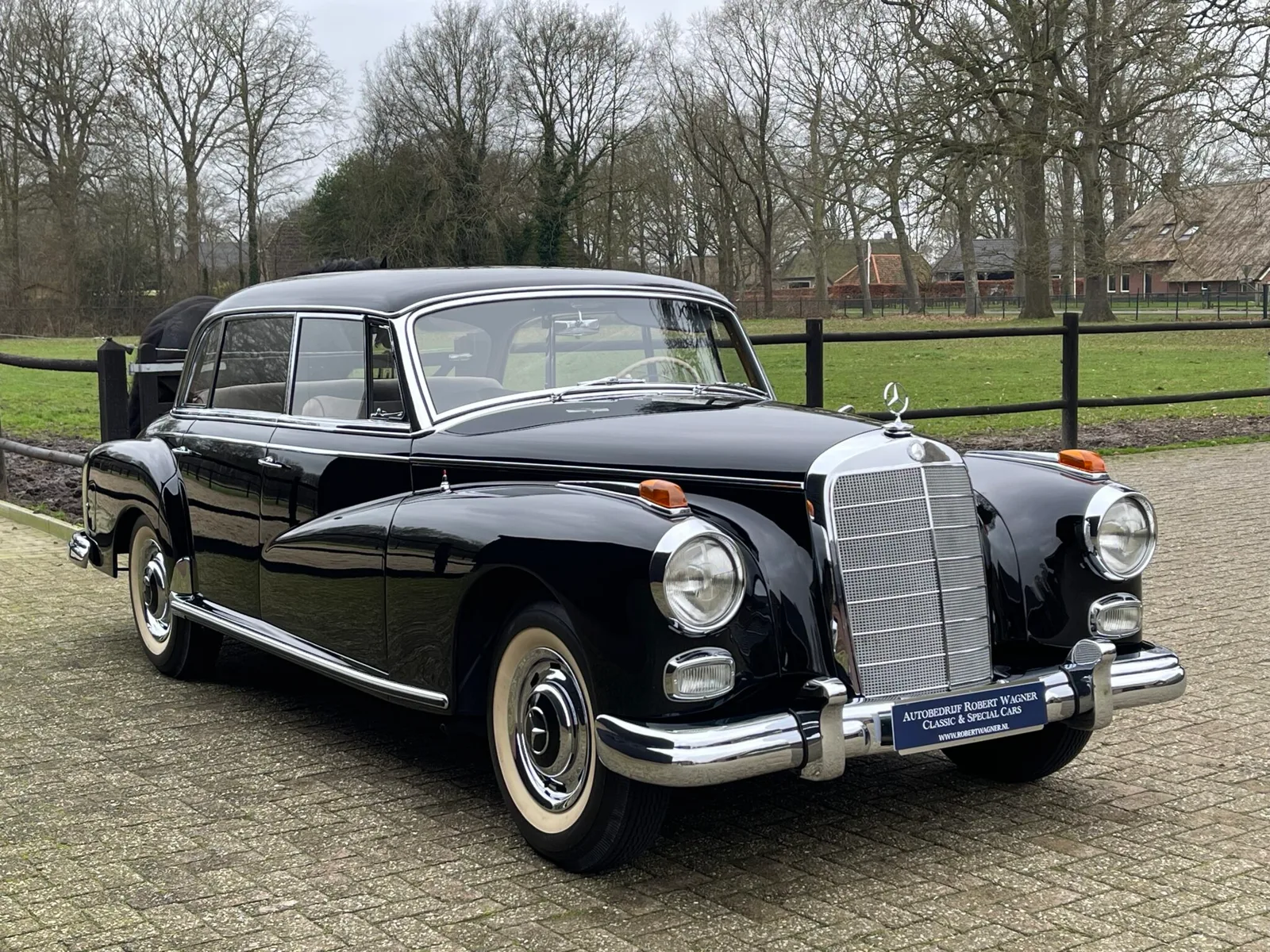 Mercedes-Benz 300-Serie (1958) — foto 1