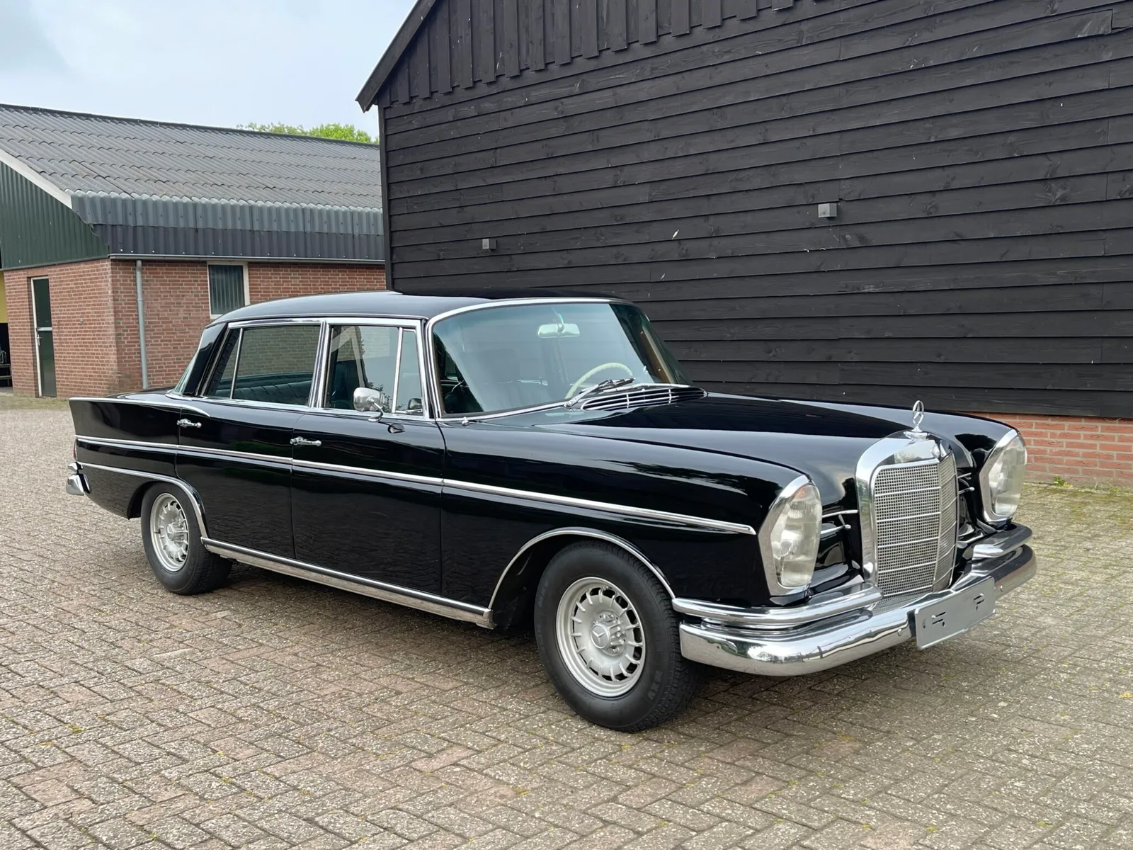 Mercedes-Benz 300-Serie (1965) — foto 1