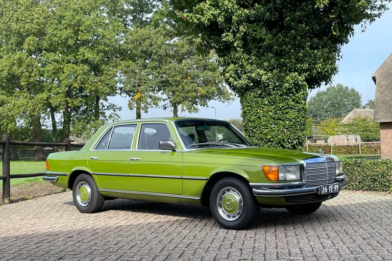 Mercedes-Benz 200-Serie (1975)