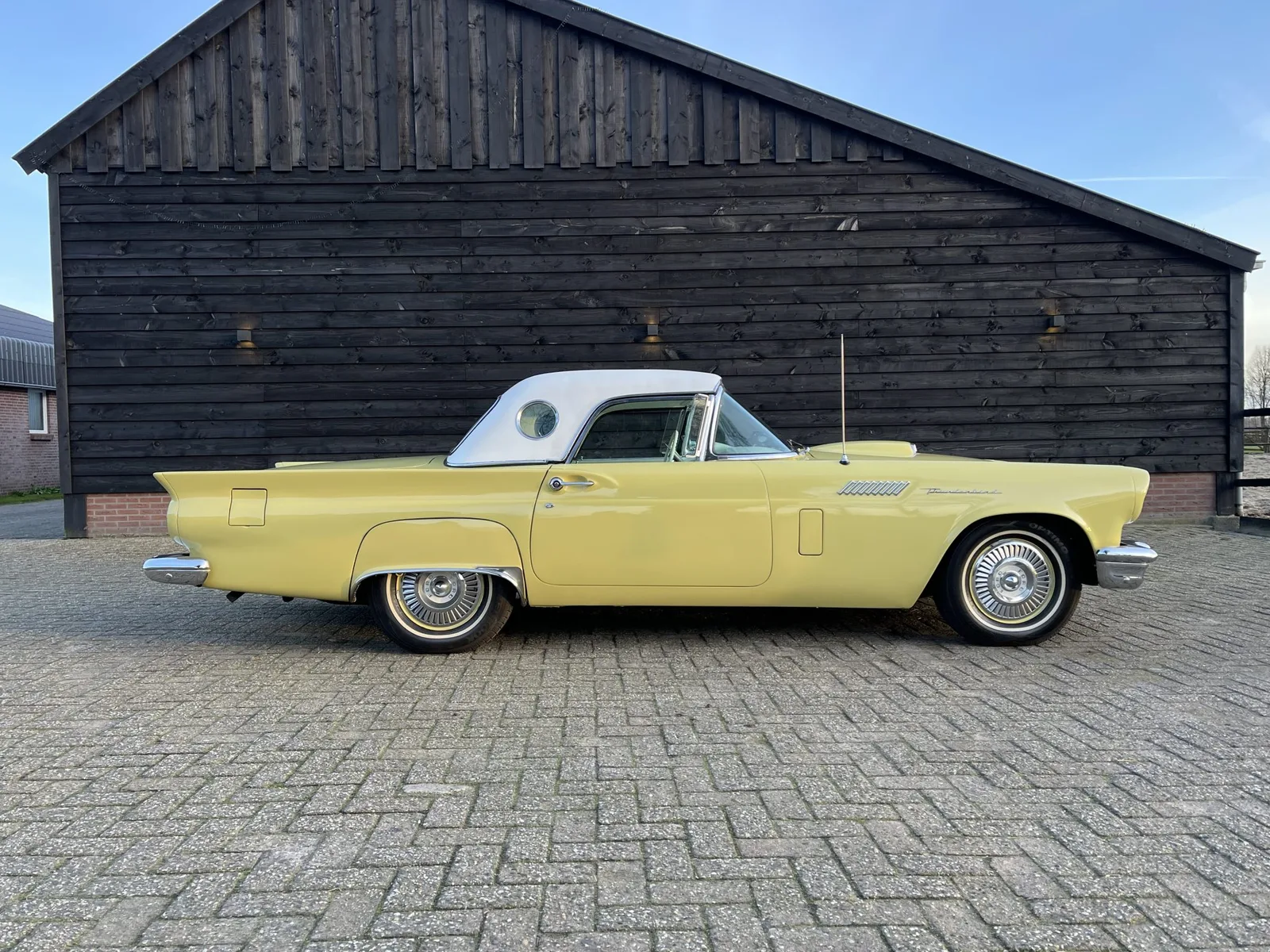 Ford Thunderbird (1957) — foto 1