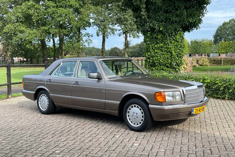 Mercedes-Benz 400-Serie (1990)