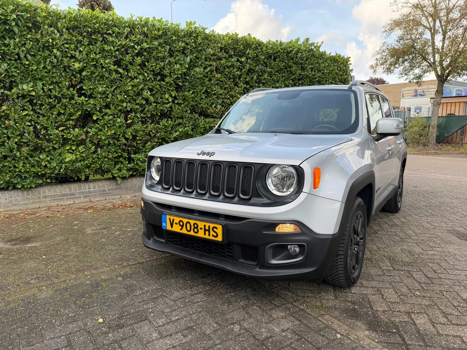 Jeep Renegade (2017) — foto 1