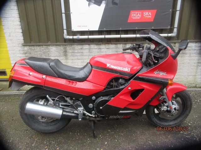 Kawasaki GPZ 1000 RX (1986) — foto 1