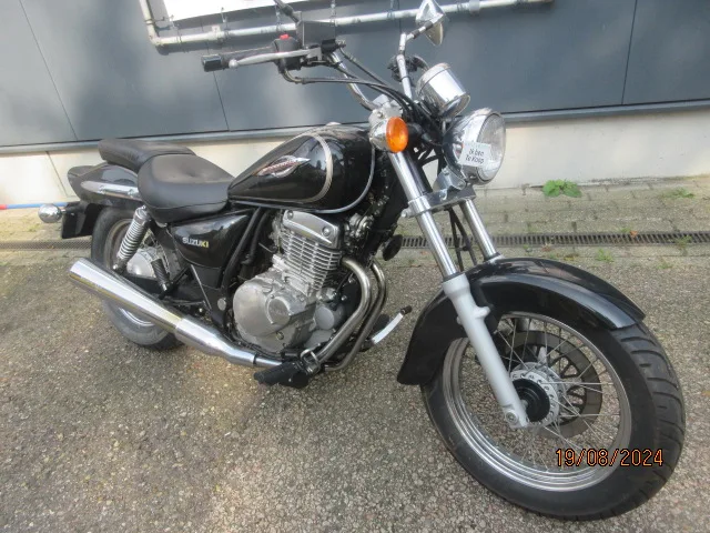 Suzuki GZ 250 Marauder (2004) — foto 1