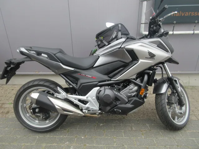 Honda NC750X (2016) — foto 1