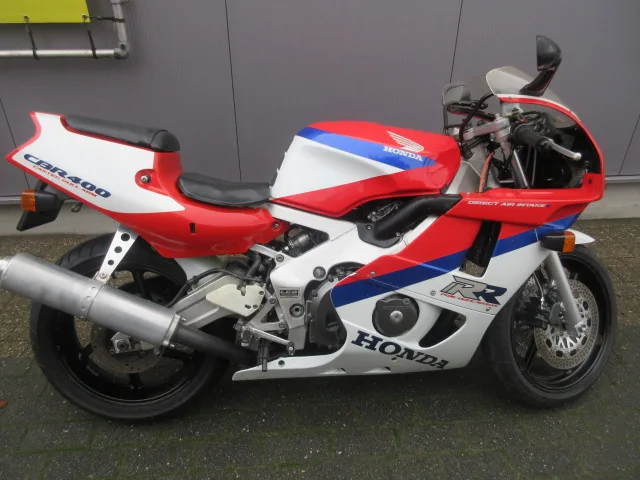 Honda CBR 400RR (1991) — foto 1