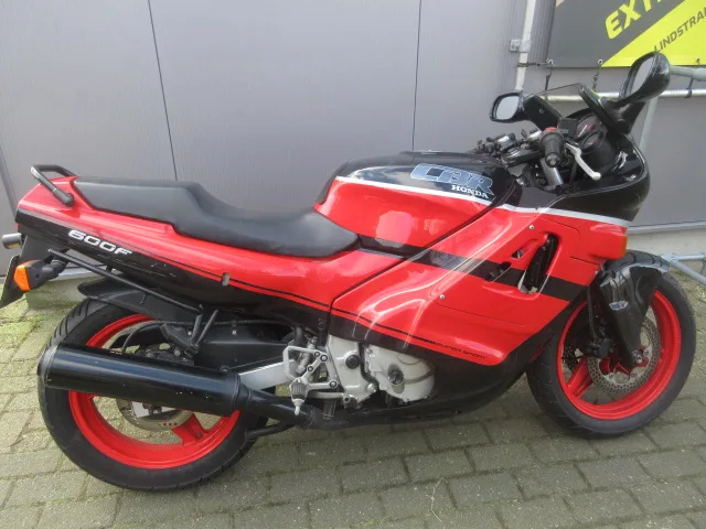 Honda CBR600F (1987) — foto 1