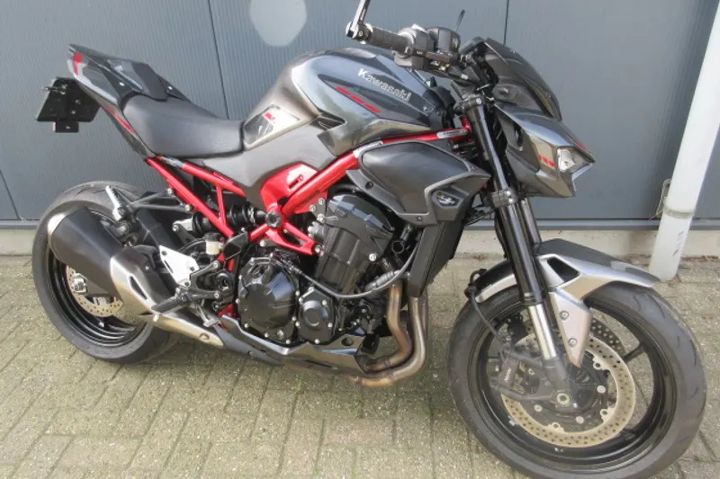 Kawasaki Z900 (2025)