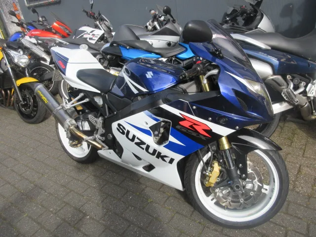 Suzuki GSX-R750 (2004) — foto 1